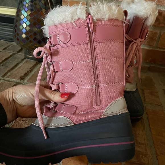 Wonder Nation Pink Faux Fur Snow Boots - Picture 6 of 8